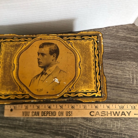 Vtg King Edward VIII Cremona Toffee Tin - Picture 13 of 15